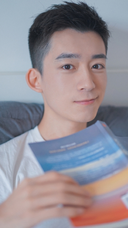 顾飞的第一张照片--黄冈认干亲服务网